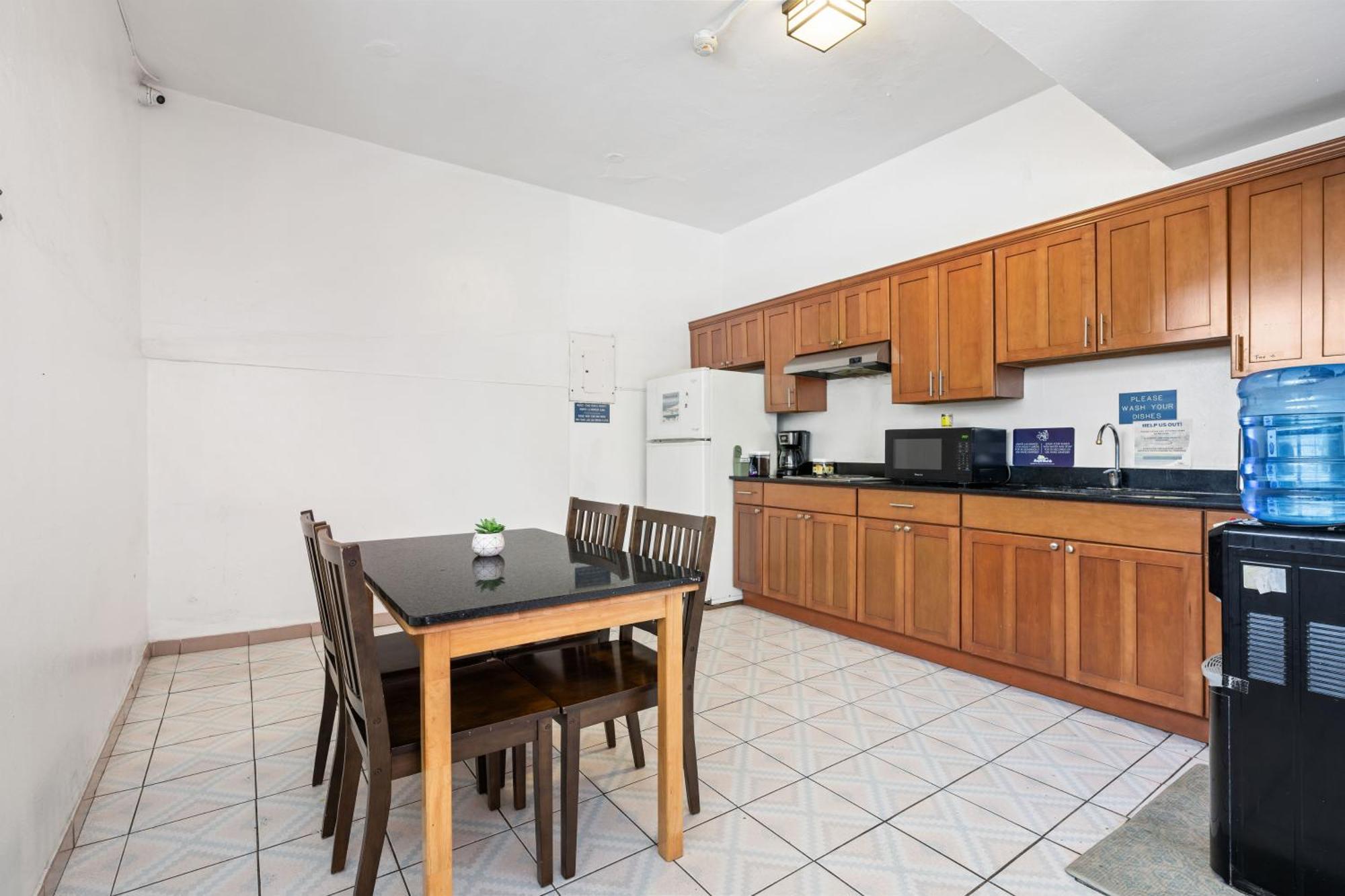 Borinquen Beach Inn San Juan Eksteriør billede